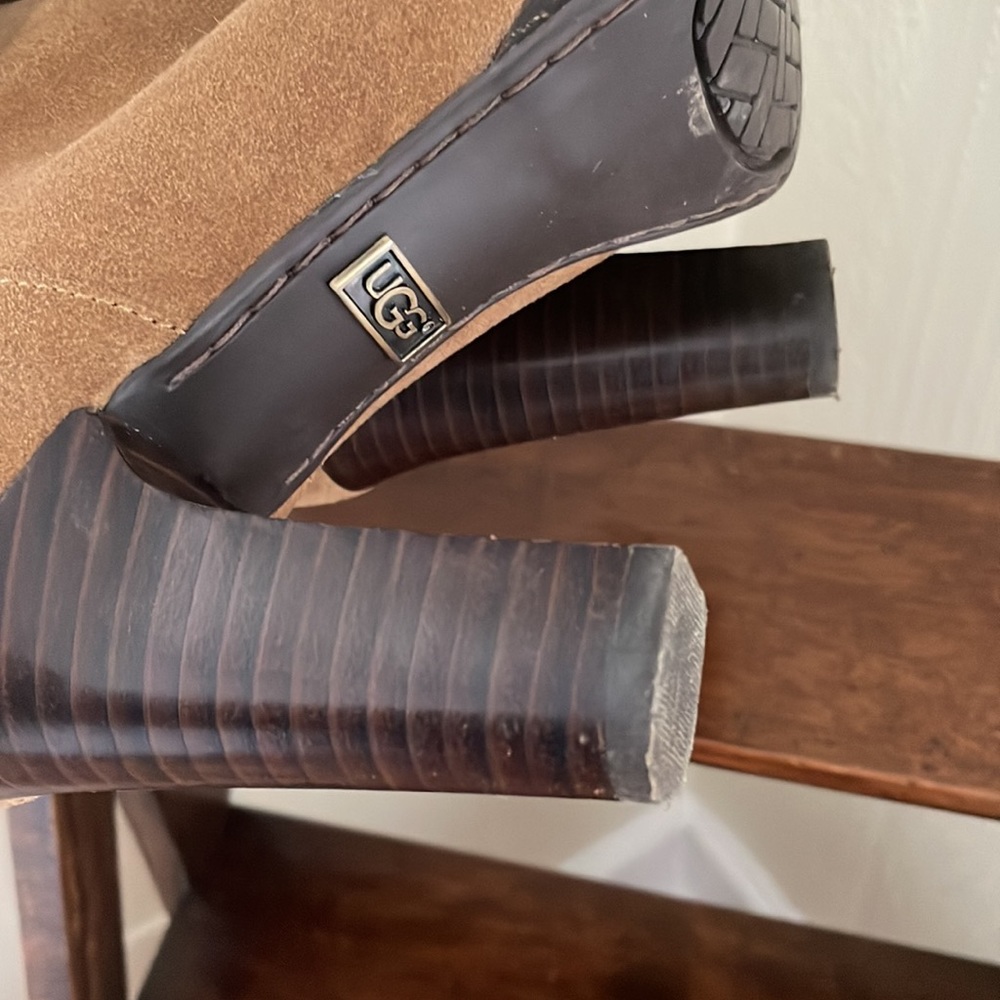 UGG FUR LINED HEEL BOOTIES TAN SIZE 6 - Picture 14 of 14